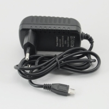 Универсално зарядно за таблети за 220V - microUSB - 2A